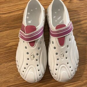 Cute lightweight airy shoes with purple accents